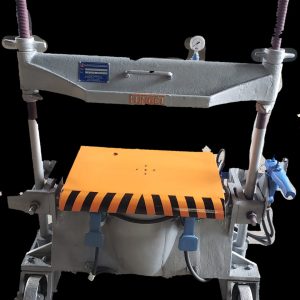 Maquina de Moldar 2 colunas, marca Fungel, mesa 450 x 650mm